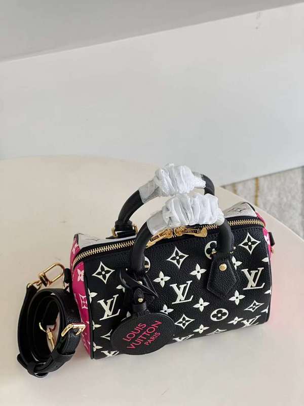 Close-up detail of premium everyday-luxe women's handbag – women's statement bag