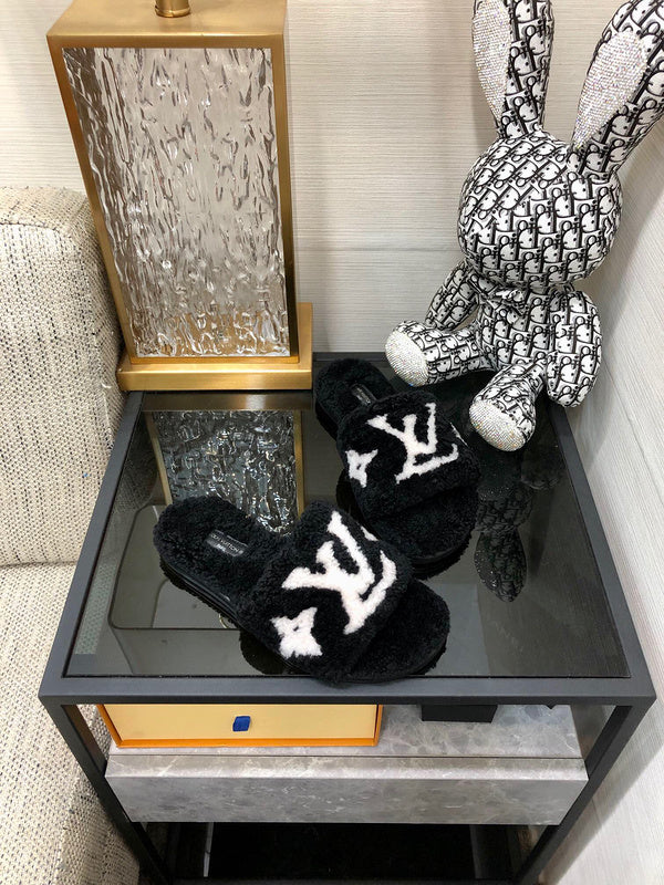 Louis Vuitton shoes Style 353 - full pair display