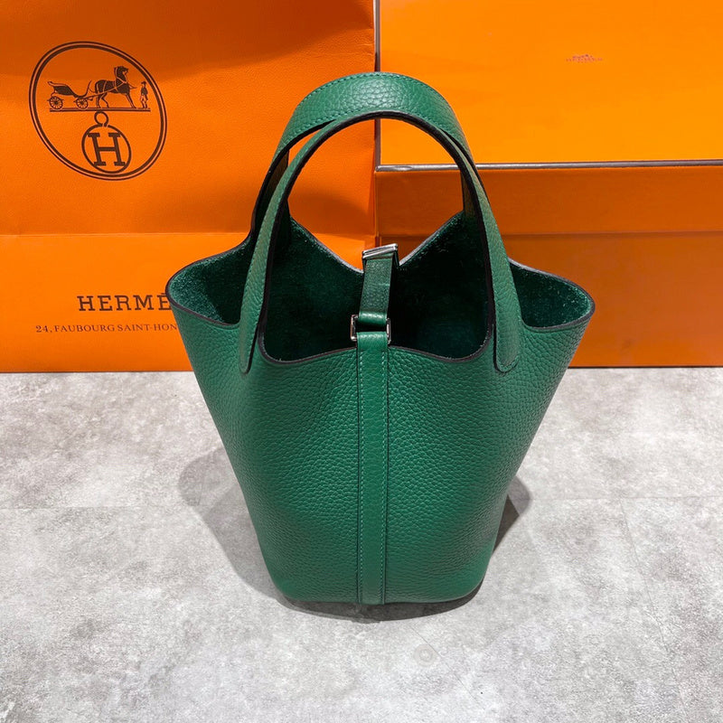 Interior view of streamlined premium bag