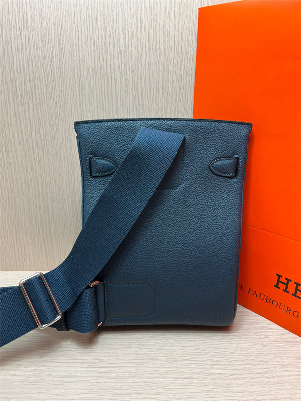  polished everyday bag styled with outfit