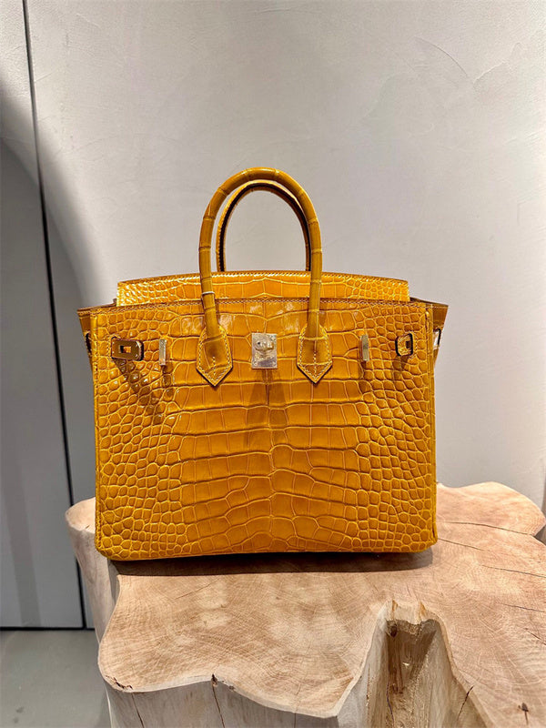  crossbody bag interior and compartment view
