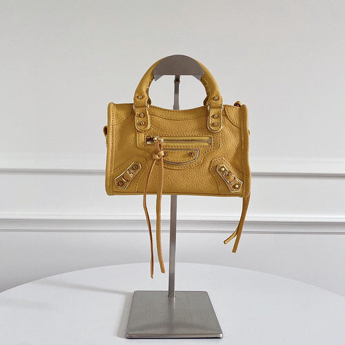 Zivas Charm Timeless Appeal Statement Handbag (Statement-Ready Design) – Front View 2