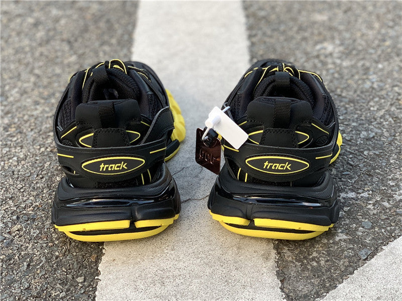 Balenciaga shoes Style 390 - packaging and accessories