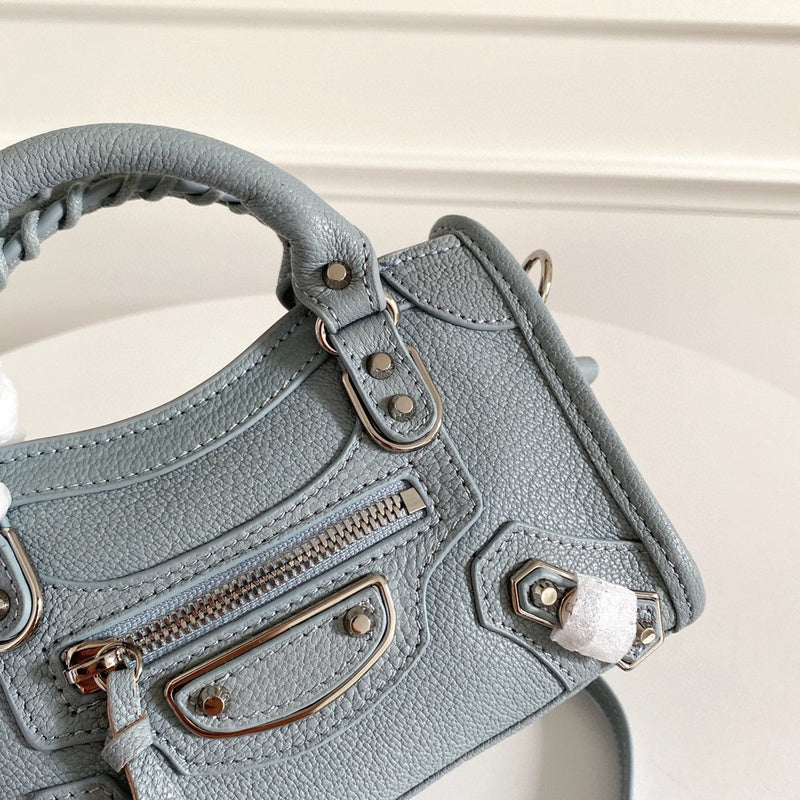 Zivas Charm Modern Minimalist Look Statement Handbag (Everyday Luxury Essential) – Styled Look