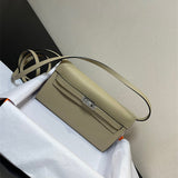  Streamlined carryall bag front view 31