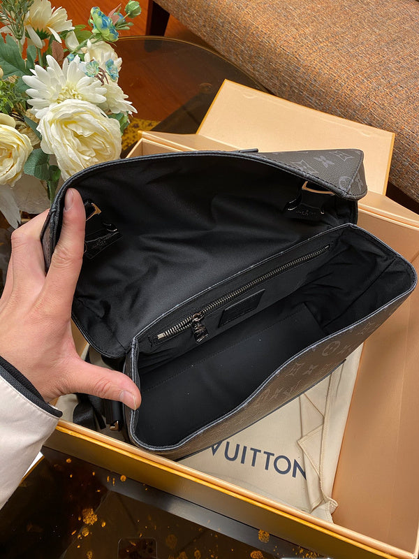 Side profile of classic sleek women's handbag – women's premium purse