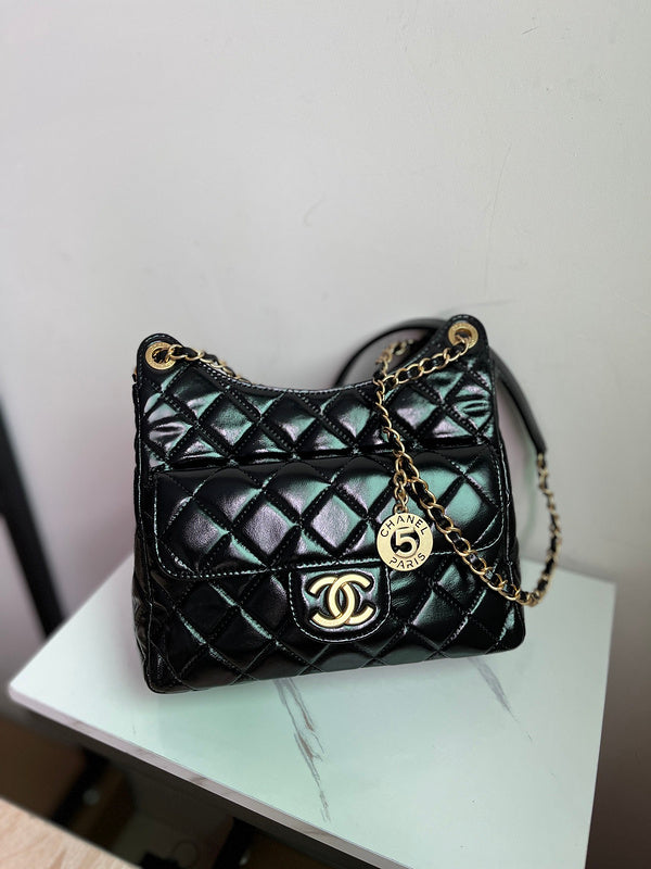 Zivas Charm Refined Structure Designer Handbag (Effortless Style Upgrade) – Close-Up Detail