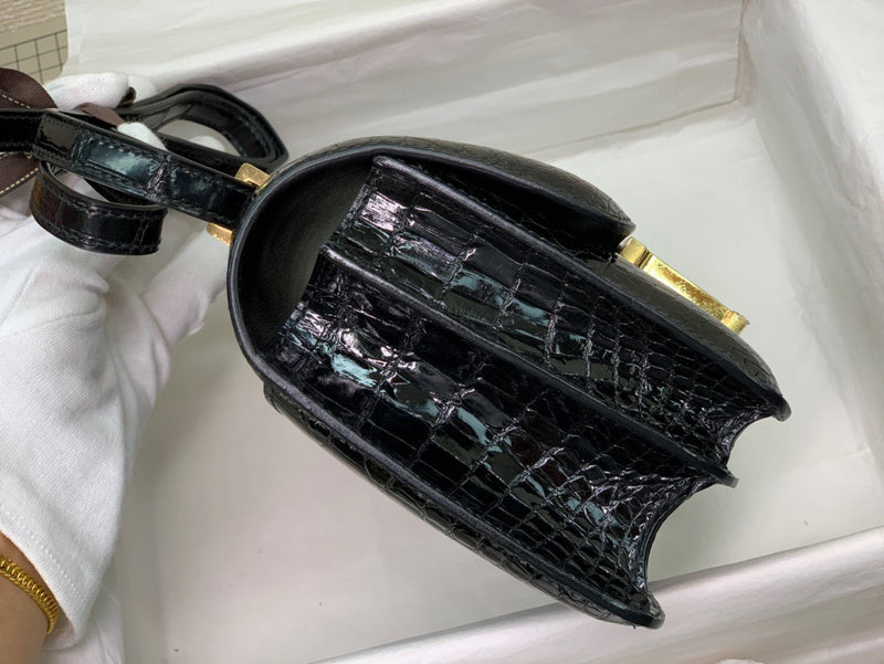 Balanced bag shown from front angle