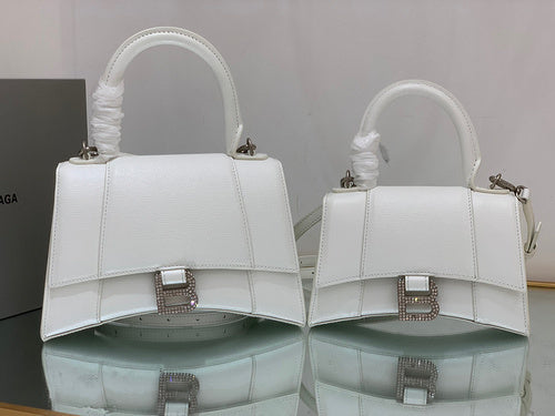 Zivas Charm Modern Minimalist Look Statement Handbag (Polished Everyday Piece) – Detail View