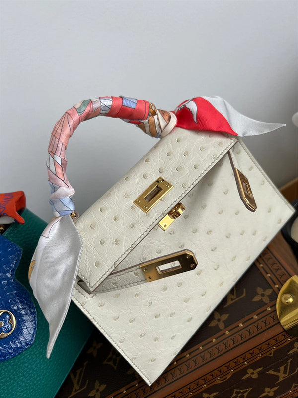  tote bag interior and compartment view