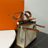 graceful handbag styled with outfit 30
