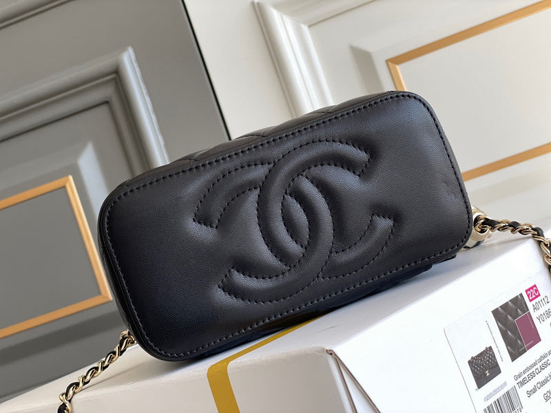 Zivas Charm Everyday Sophistication Designer Handbag (Versatile Style Statement) – Angled View