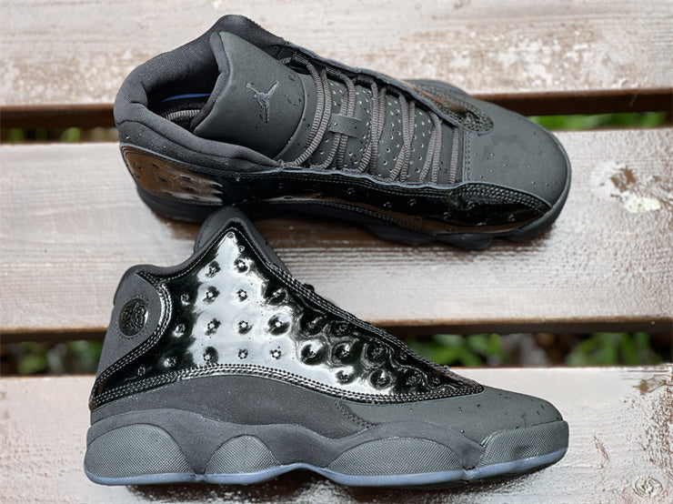 Nike Men's & Women's Designer Lifestyle Shoes — Style 236 front view