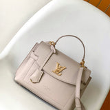  everyday shoulder bag detail view showing craftsmanship