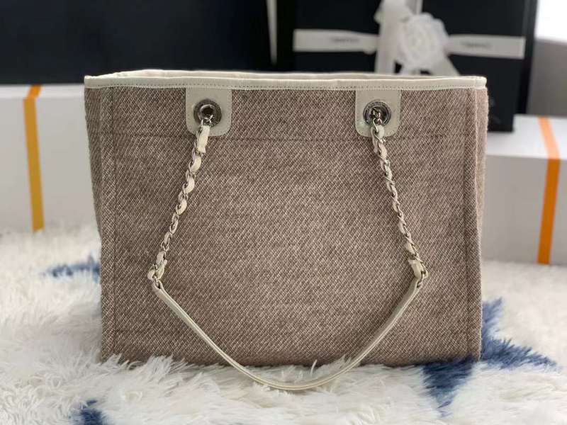 Zivas Charm Chic Craftsmanship Luxury Handbag (Versatile Style Statement) – Interior View