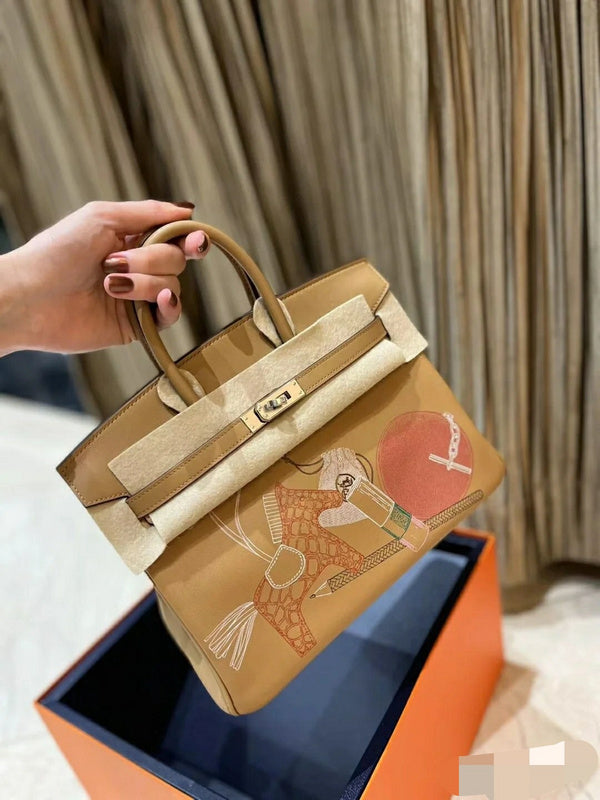 Smart bag shown from front angle