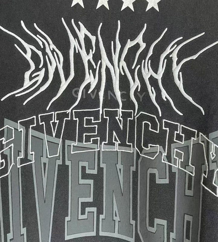 Styling view of Givenchy luxury piece style No.222