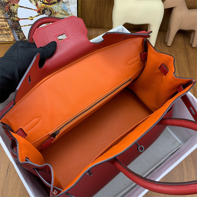  crossbody bag interior and compartment view