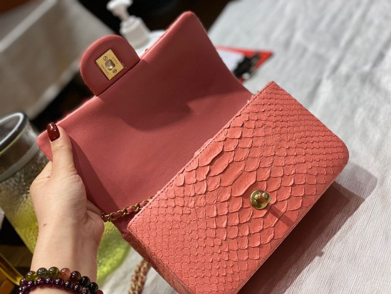  women's handbag, mid design, view 3