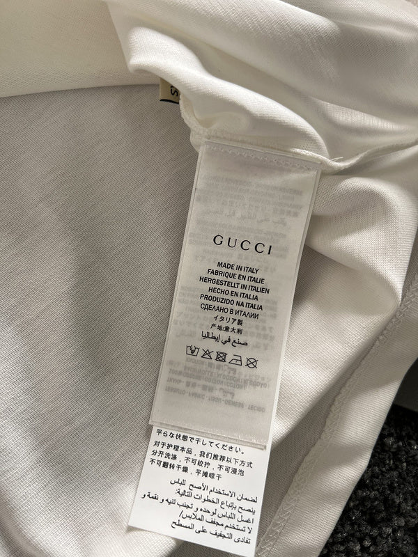 Side profile of Louis Vuitton cotton t-shirt with relaxed-fit cut