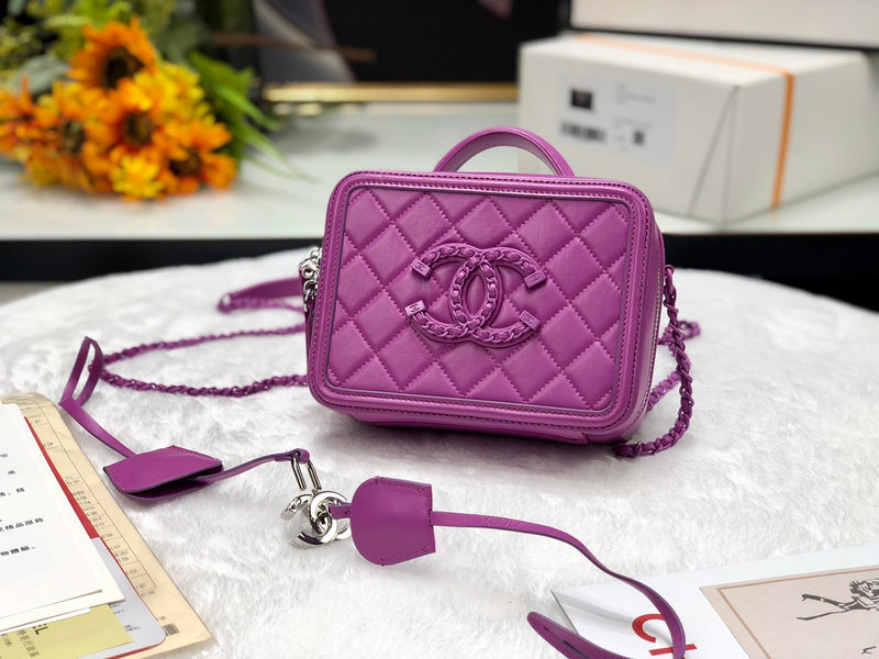  handbag, compact everyday style, image 3