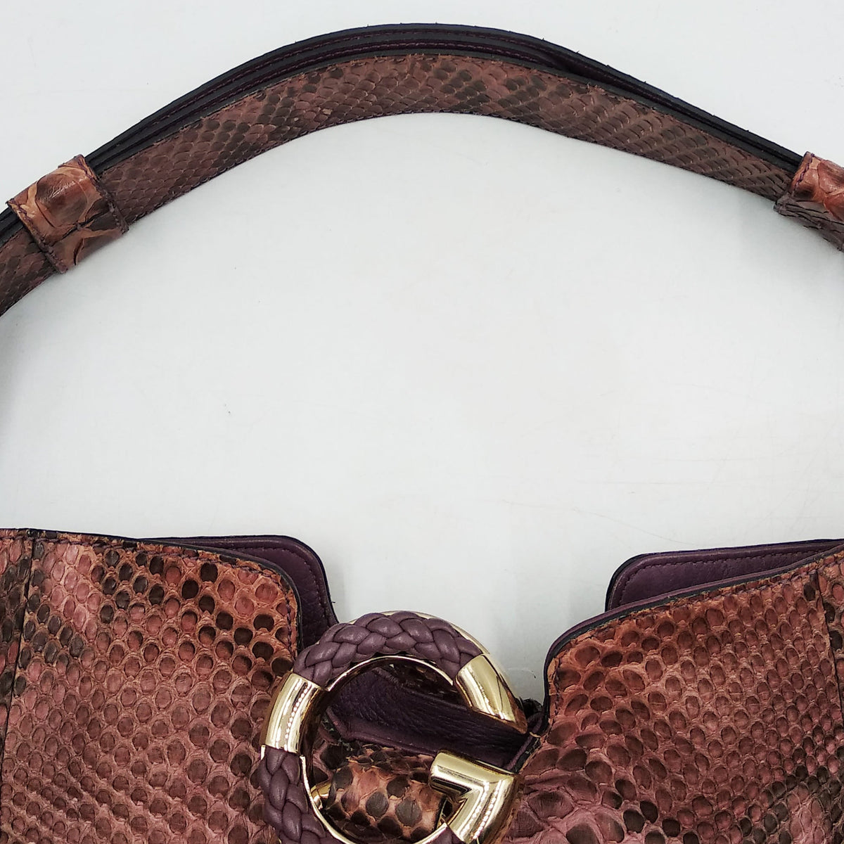 G premium bags detail and craftsmanship close-up