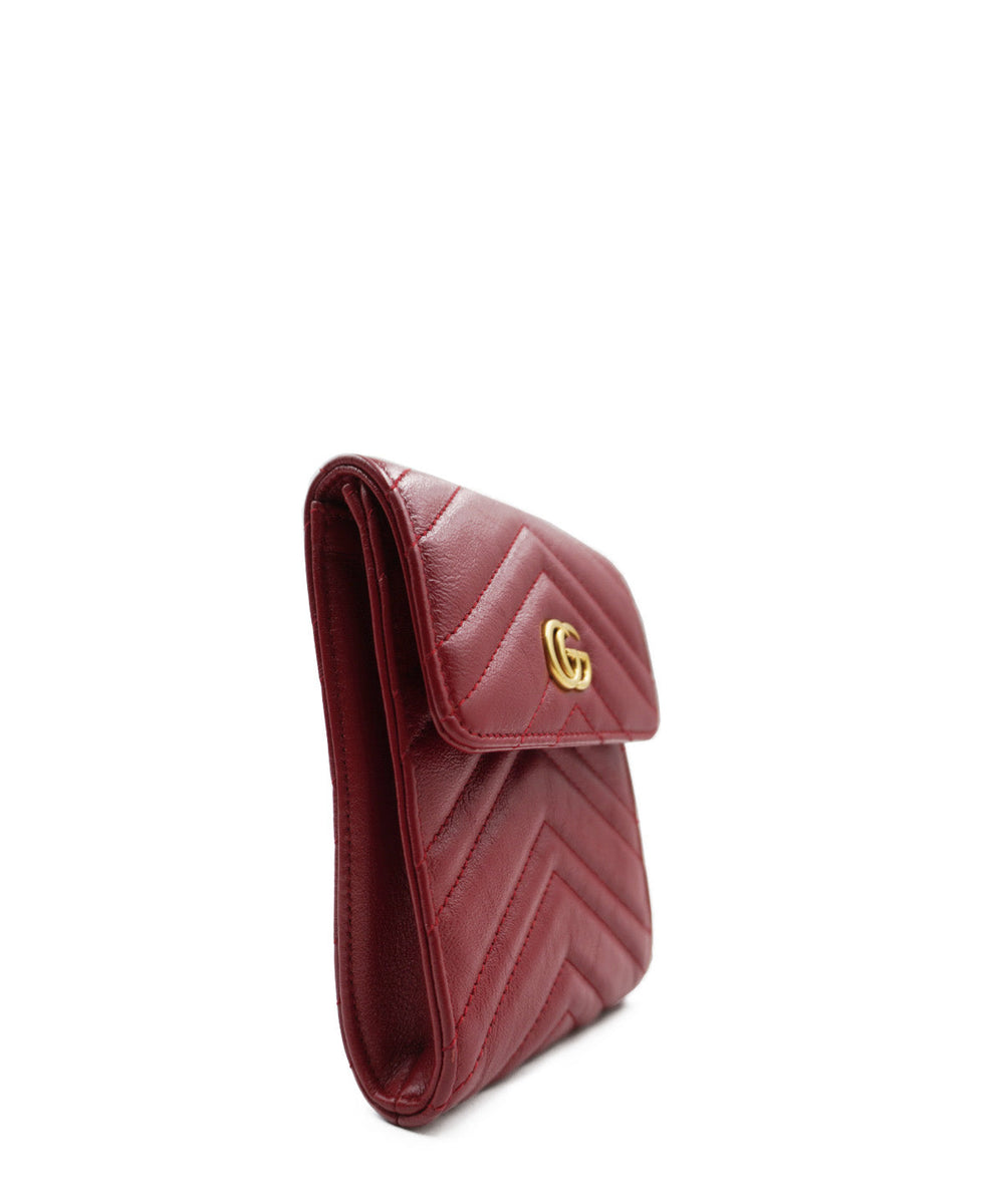 Close-up of GG bags hardware and fine stitching