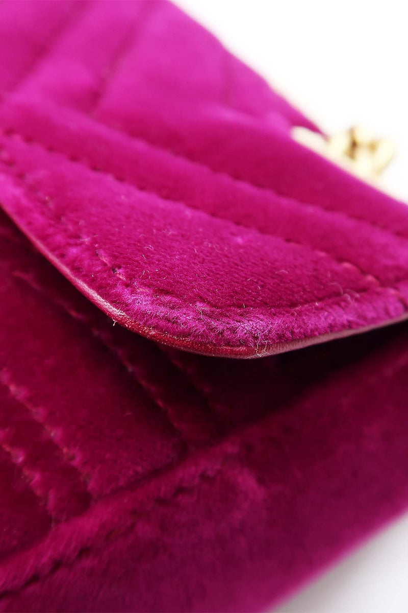 Close-up of GG bags hardware and fine stitching
