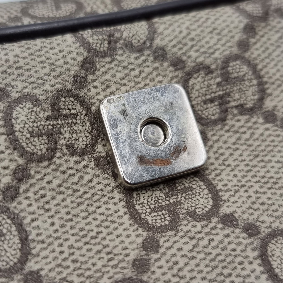 Close-up of GG bags hardware and fine stitching