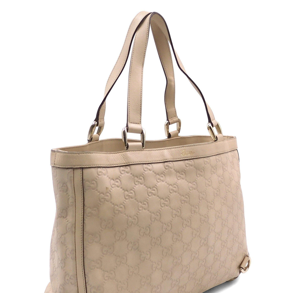 Close-up of Gucci bags hardware and fine stitching