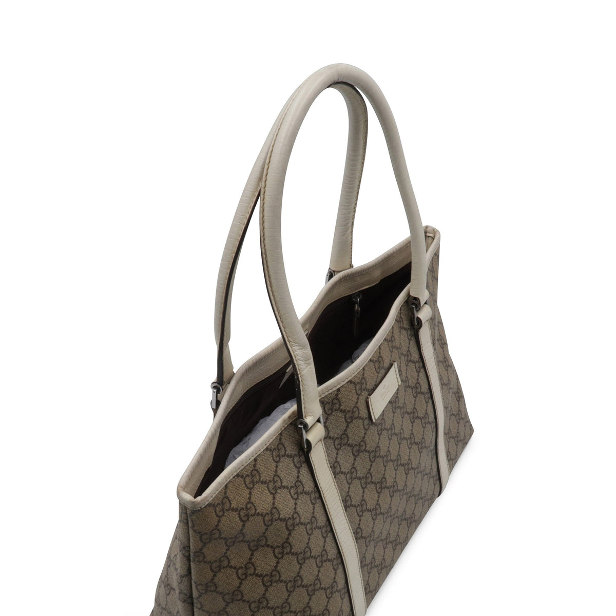 Medium bags lifestyle shot premium designer piece