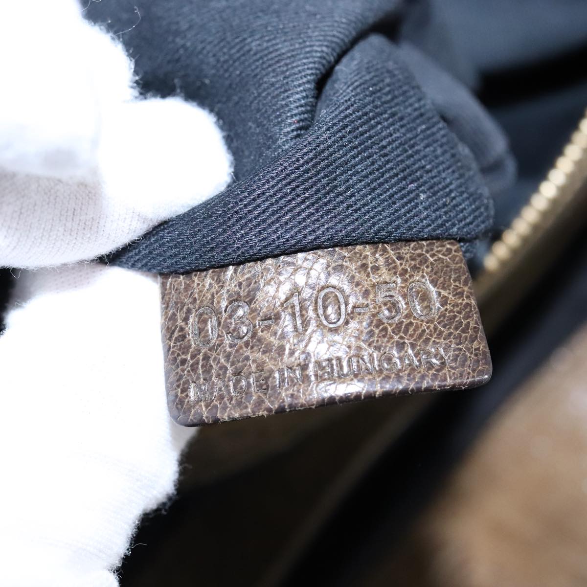 Auremonde elegant leather Handbag interior detail