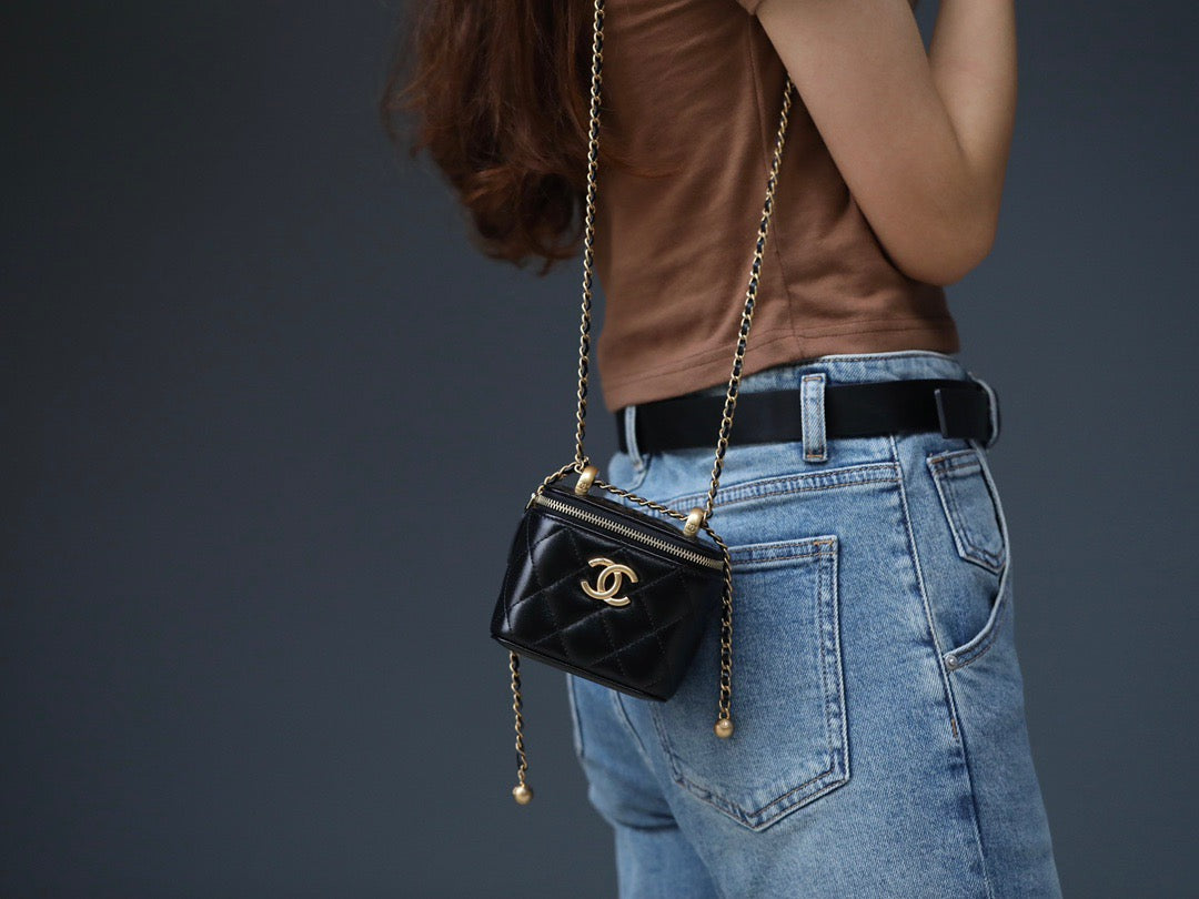 Chanel Wallets? Chanel 23P Bag Elegant Everyday Leather Wallet