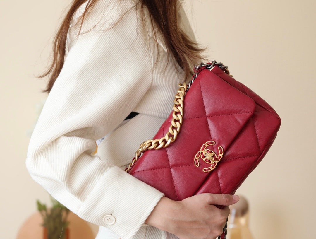 Chanel Wallets? Chanel 19 Bag Compact Luxury Card Wallet