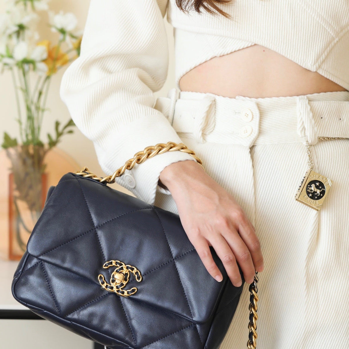 Chanel Wallets? Chanel 19 Bag Elegant Everyday Leather Wallet