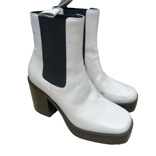Balenciaga Chelsea Boots/US 7.5/Plain/Leather/WHT/ — Designer Luxury Boots