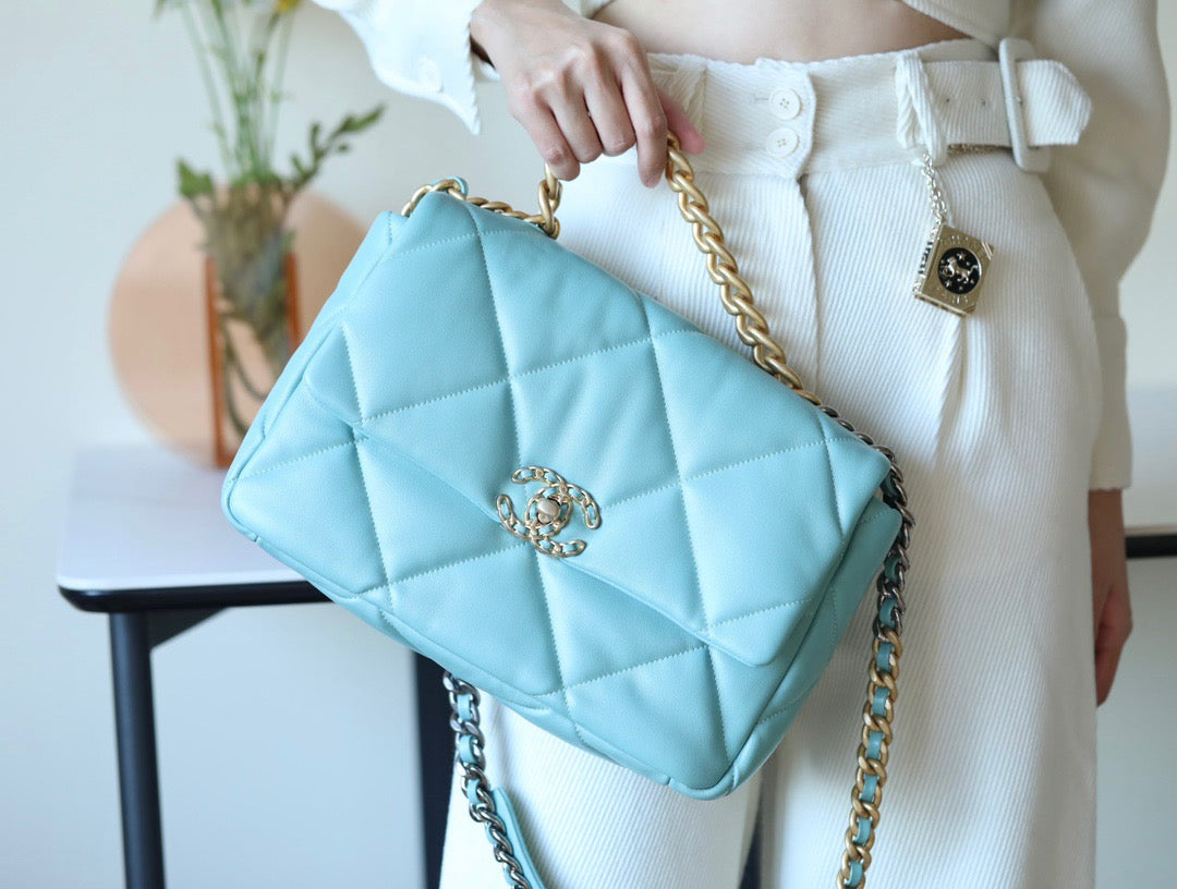 Chanel Wallets? Chanel 19 Bag Elegant Everyday Leather Wallet