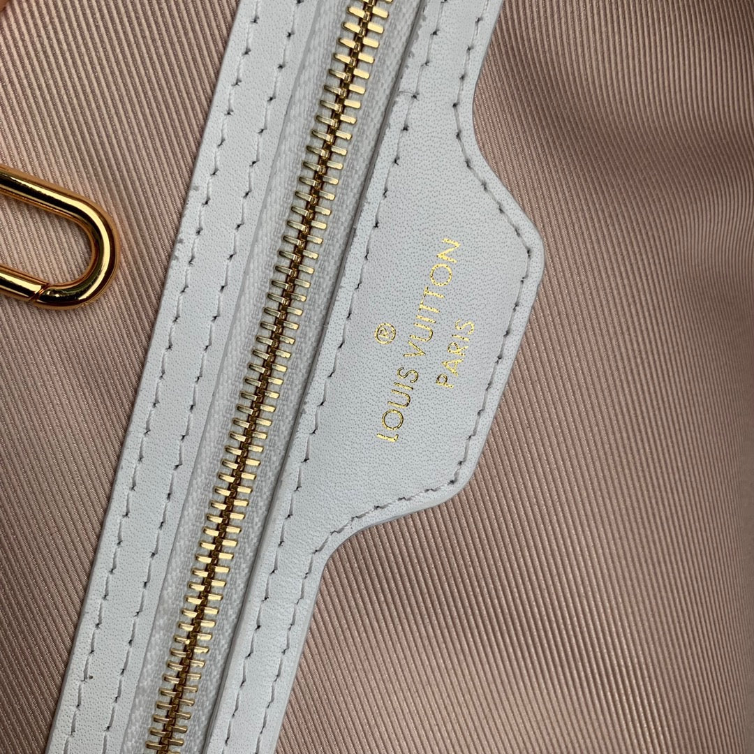 Louis Vuitton Wallets? Louis Vuitton Lou Neverfull Mm Bag Elegant Everyday Leather Wallet