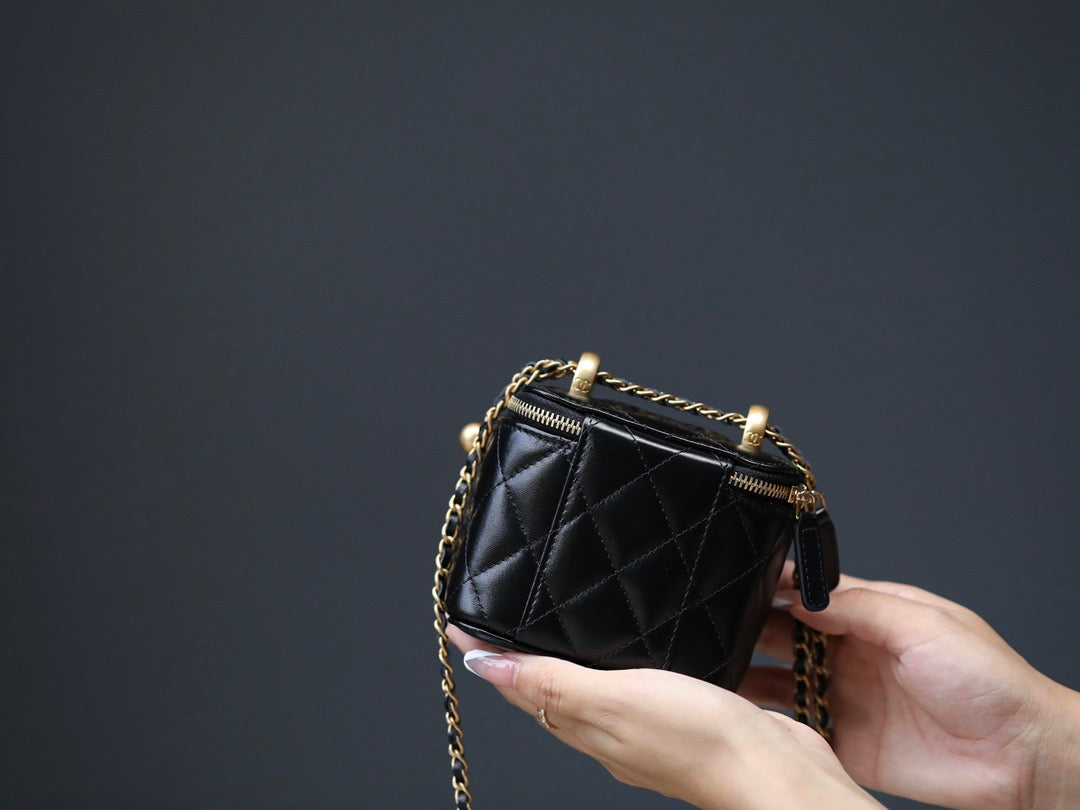 Chanel Wallets? Chanel 23P Bag Elegant Everyday Leather Wallet