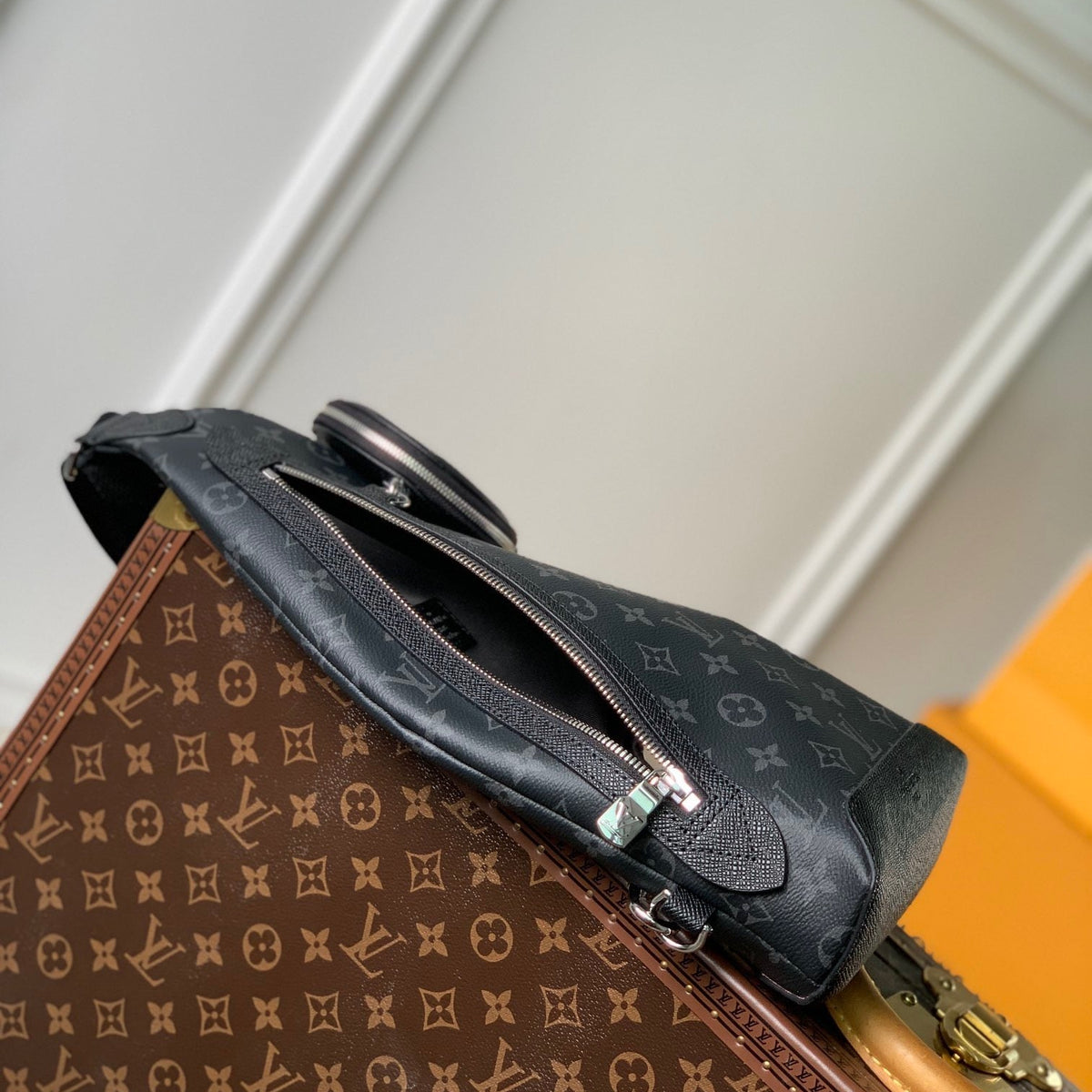 Louis Vuitton Wallets? Louis Vuitton Lou Duo Sling Bag Nd Premium Leather Designer Wallet