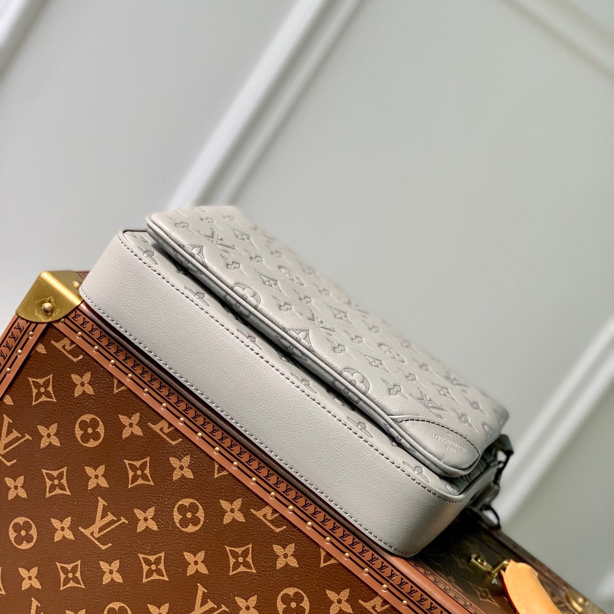 Louis Vuitton Wallets? Louis Vuitton Lou Trio Messenger Bag Premium Leather Designer Wallet