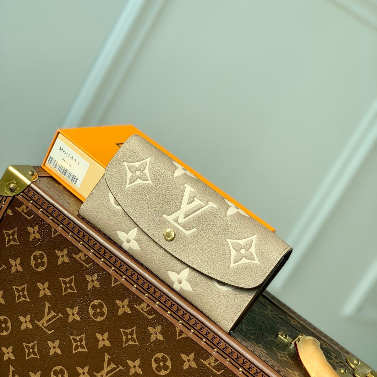 Louis Vuitton Wallets? Louis Vuitton Lou Emilie Wallet Elegant Everyday Leather Wallet
