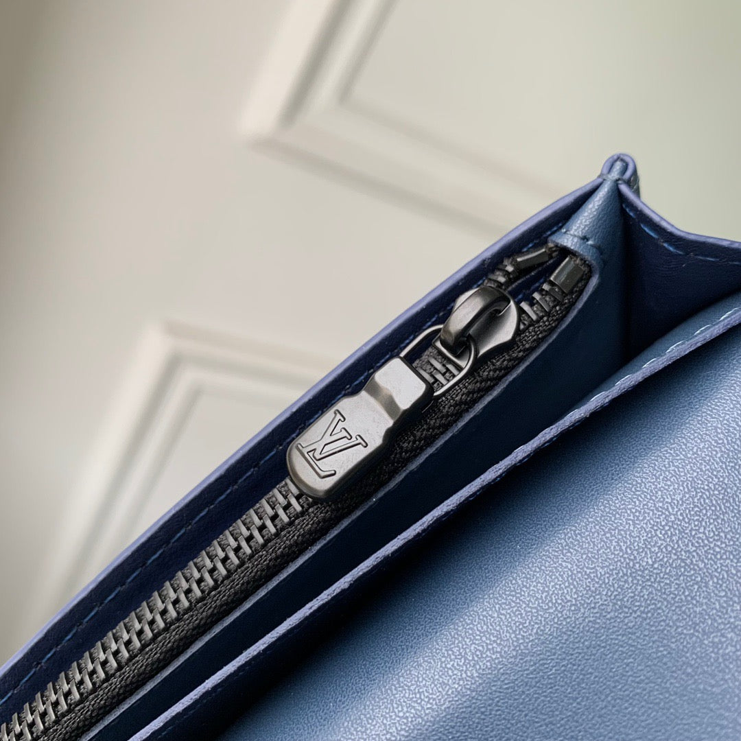 Louis Vuitton Wallets? Louis Vuitton Lou Aerogram Brazza Wallet Elegant Everyday Leather Wallet