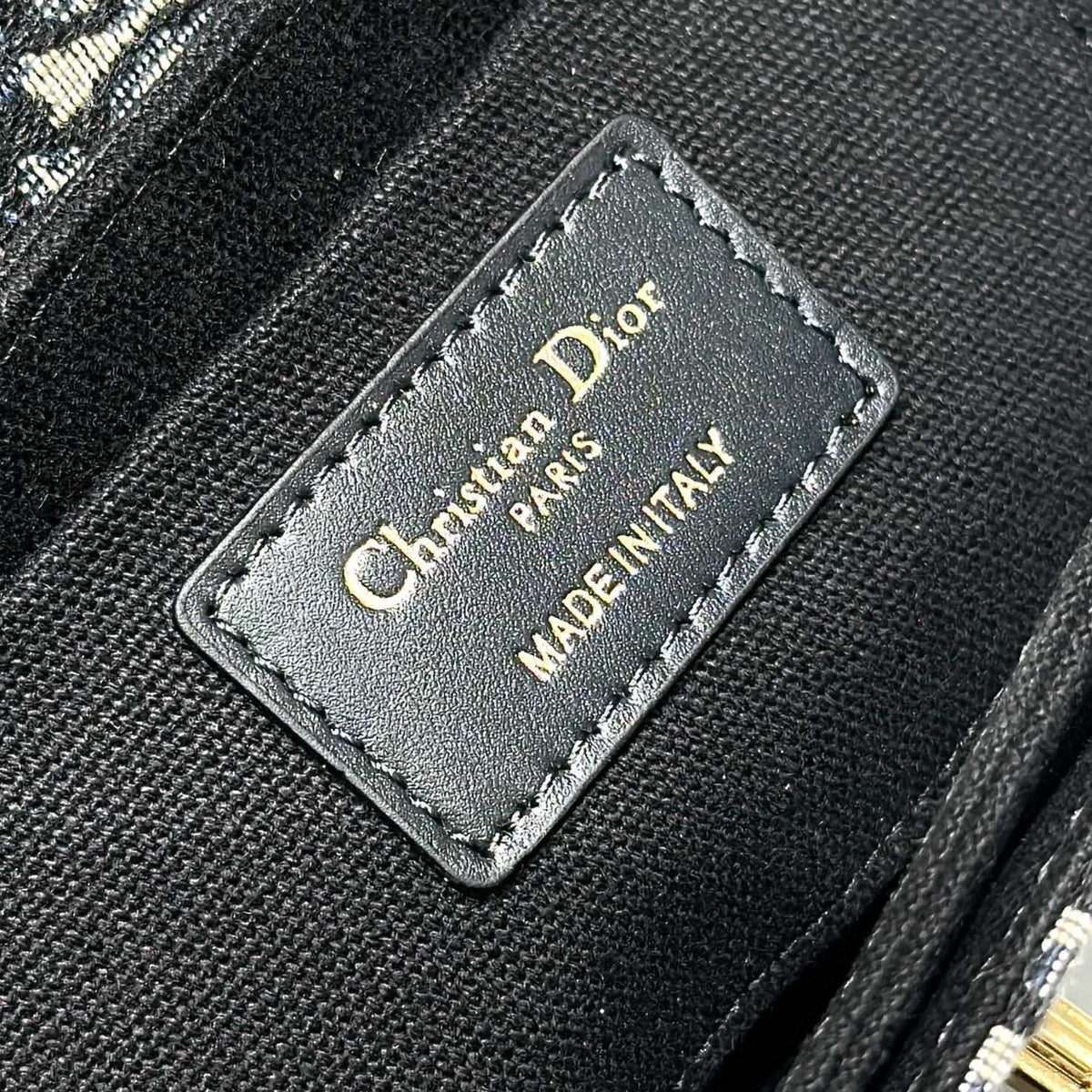 Dior Wallets? Dior Small 30 Montaigne Avenue Bag Premium Leather Designer Wallet