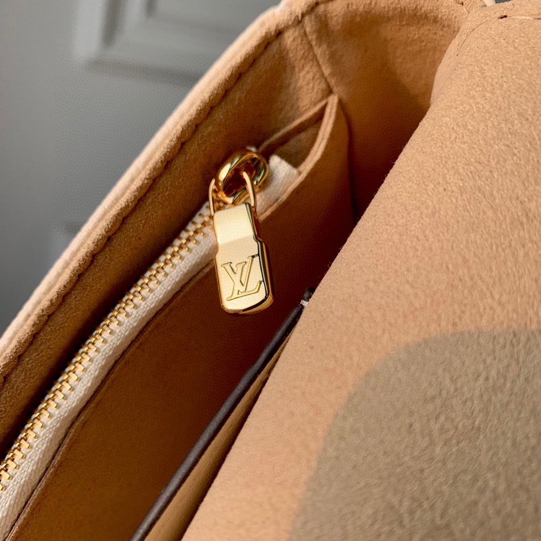 Louis Vuitton Wallets? Louis Vuitton Lou Ivy Wallet On Chain Bag Compact Luxury Card Wallet
