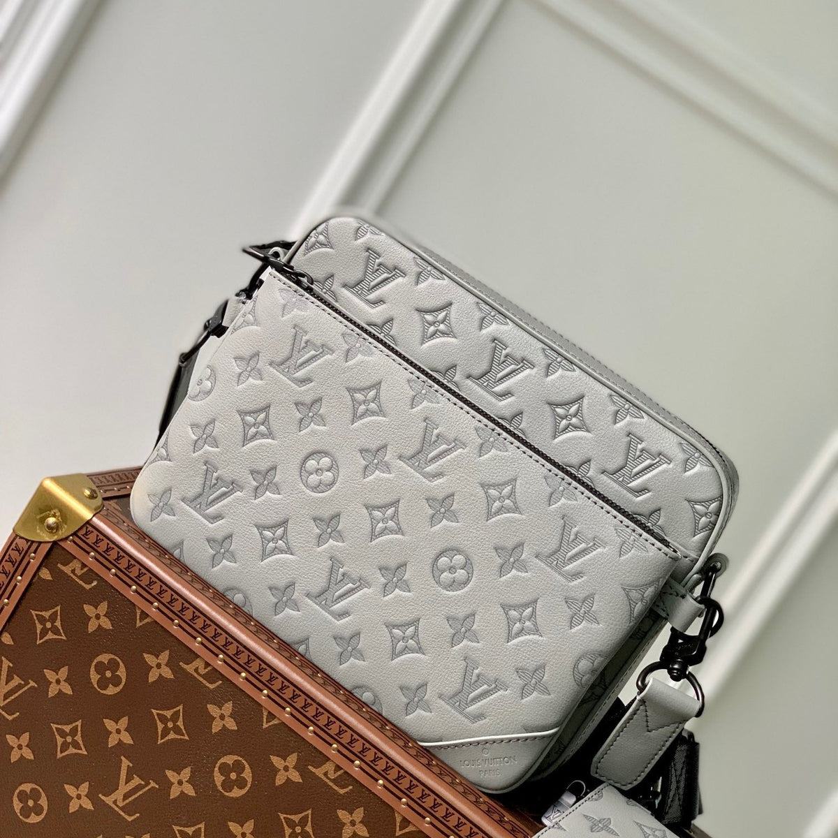 Louis Vuitton Wallets? Louis Vuitton Lou Trio Messenger Bag Premium Leather Designer Wallet