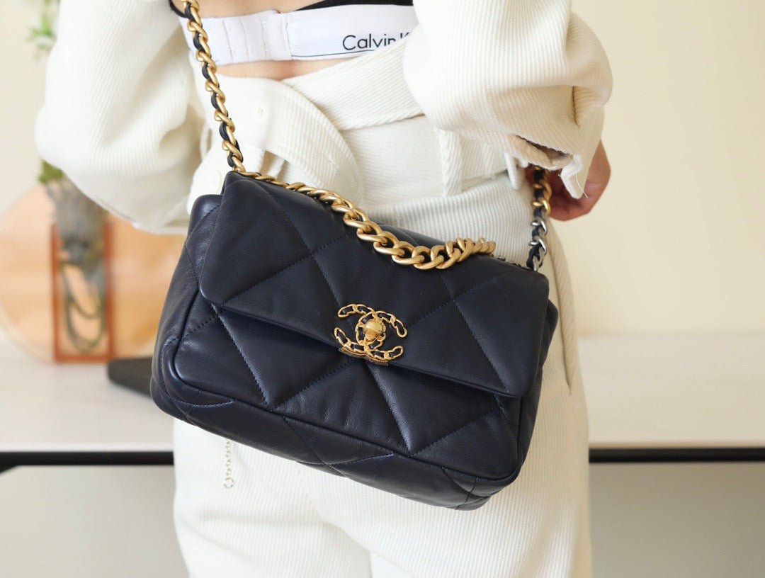 Chanel Wallets? Chanel 19 Bag Elegant Everyday Leather Wallet