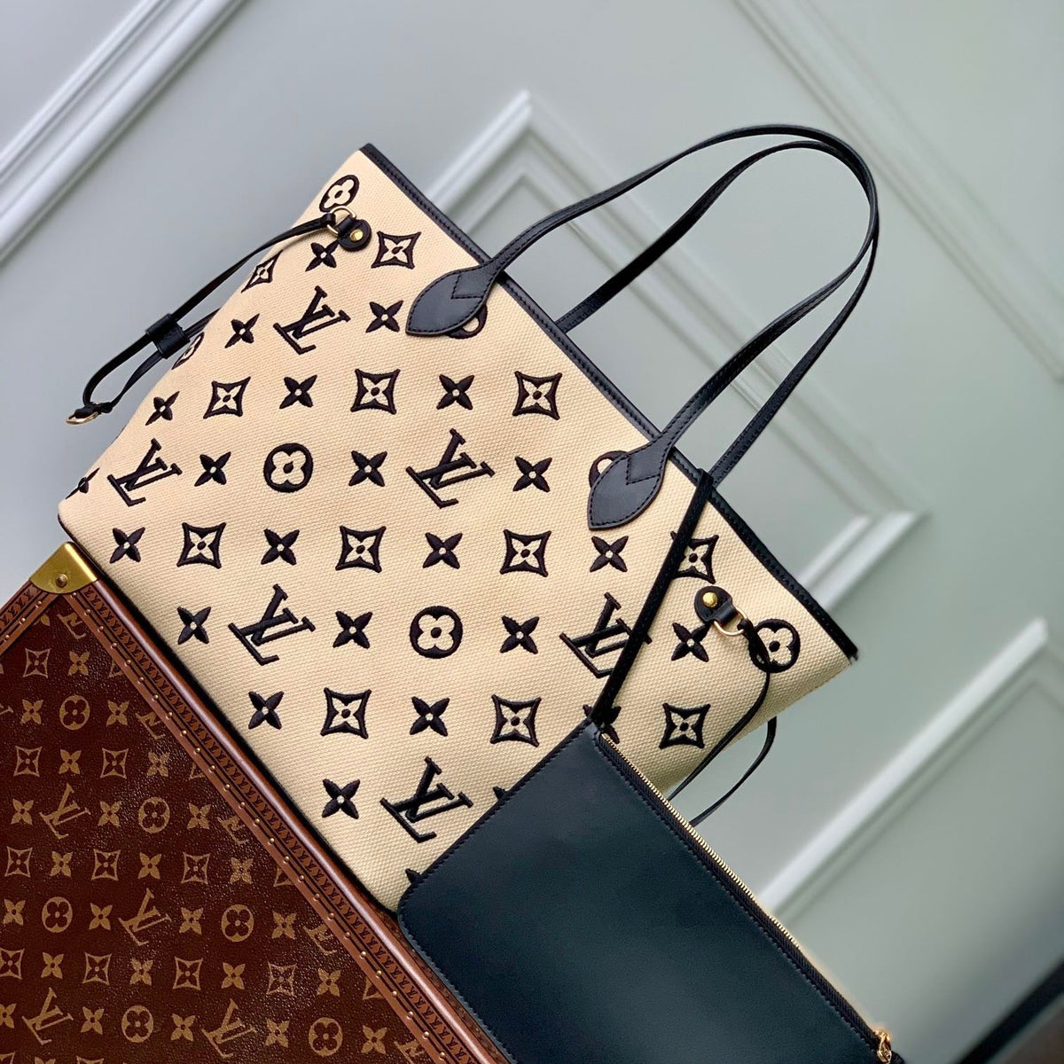 Louis Vuitton Wallets? Louis Vuitton Lou Neverfull Mm Bag Compact Luxury Card Wallet