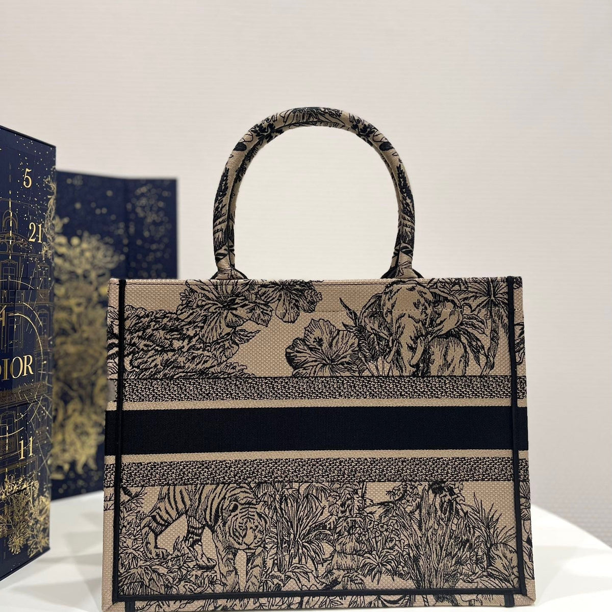 Dior Wallets? Dior Medium Book Tote Bag Compact Luxury Card Wallet
