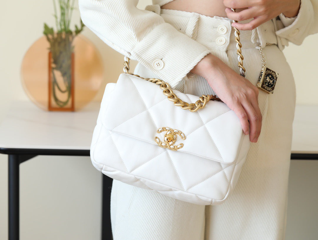 Chanel Wallets? Chanel 19 Bag Elegant Everyday Leather Wallet